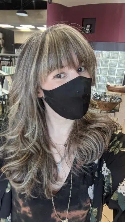 https://cdn.salonspotlight.com/photos/aDvjU91Q5QQECu8xCqFb/8800162b-b064-4e1c-9d3b-9652cc9b2229_720x720