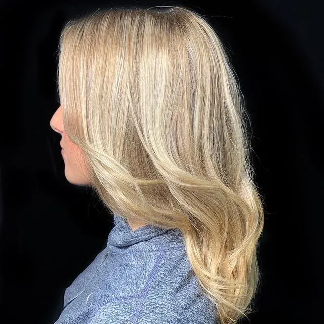 https://cdn.salonspotlight.com/photos/aECVdFUWJ2W4LJddzXVe/3d549c3b-3f92-4933-bd10-9a526a011d9e_720x720