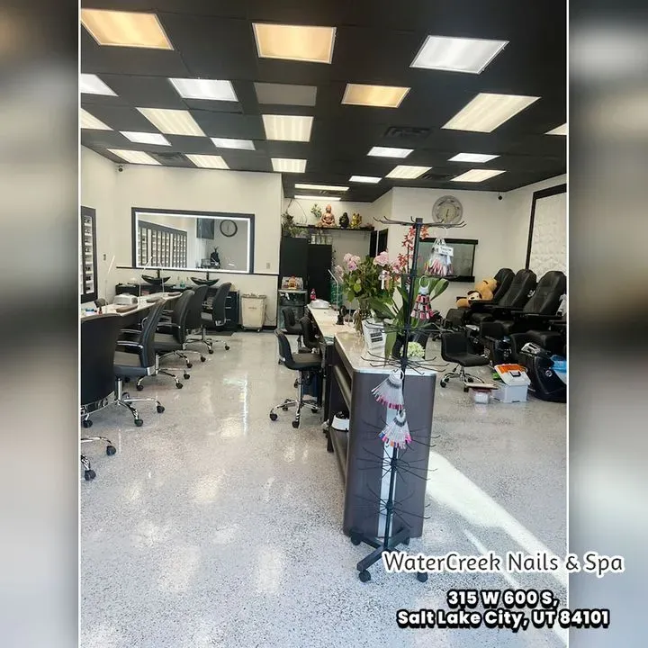 https://cdn.salonspotlight.com/photos/aFS1tZMokqtxnlYC0XMY/777693eb-02b6-472f-a4cb-d855b5e286c0_720x720