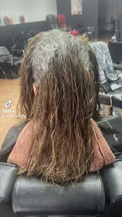 https://cdn.salonspotlight.com/photos/aHsRV4VJebINqMaeLBMU/5923e2d5-8c04-4a82-bd8c-d66d5ae239bd_720x720