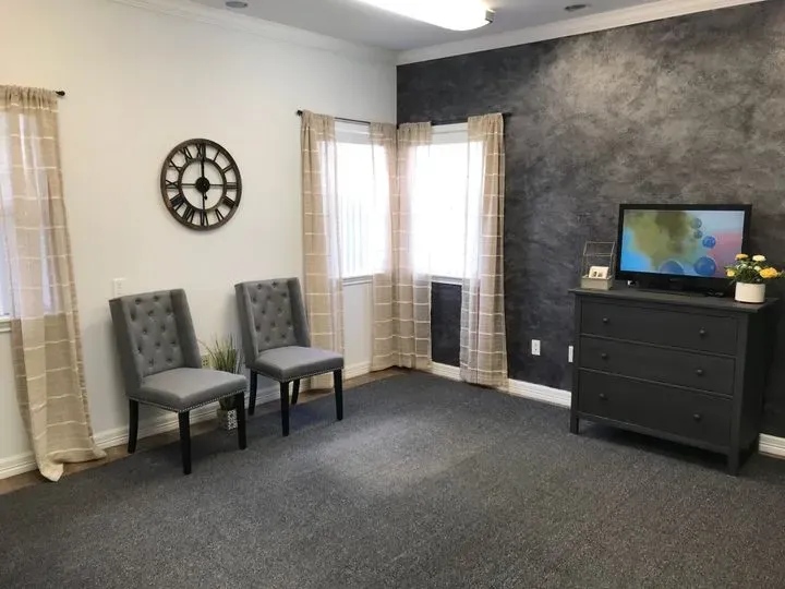 https://cdn.salonspotlight.com/photos/aJNrowHSbCdX1fr5TO5t/994b0061-6369-4f24-b813-8b114063ff43_720x720