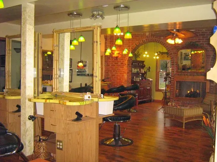 https://cdn.salonspotlight.com/photos/aJajmC6l9ITU0x1CwhGR/b7116dfb-075c-44a0-abc9-15239da4fbc0_720x720