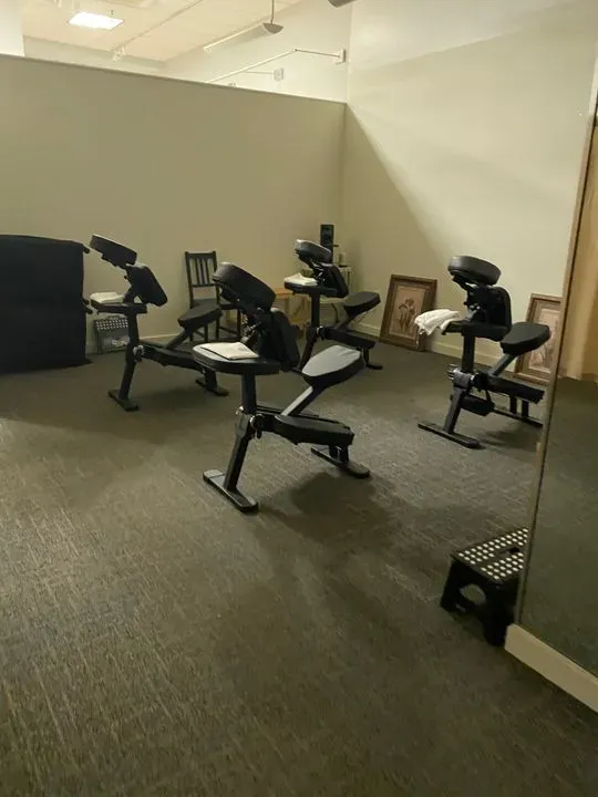 https://cdn.salonspotlight.com/photos/aJy4IlmR7jGMlYm9GwYp/eba6e122-dcc5-42a3-9a96-3135d1051947_720x720