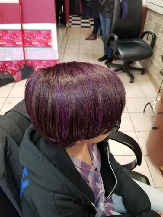 https://cdn.salonspotlight.com/photos/aQ29unYwXMbA3IlClcQj/b869dc55-3ae0-4993-ac76-ae60d39962bc_720x720