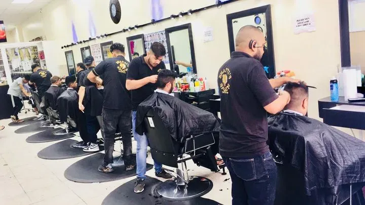 https://cdn.salonspotlight.com/photos/aTNa0WaT9avxHaCEaMsH/f4d65263-cbfb-4363-88f7-7f0b11518891_720x720