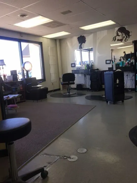 https://cdn.salonspotlight.com/photos/abThWkjDkhjDcvnL5baE/6250f698-c5b9-402e-9e56-4d08a09c30dd_720x720