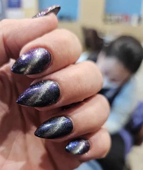 https://cdn.salonspotlight.com/photos/abdKtqdxJJWaQCfvjnVN/5224bd3b-5b88-4179-9c5c-6b0a599652b3_720x720