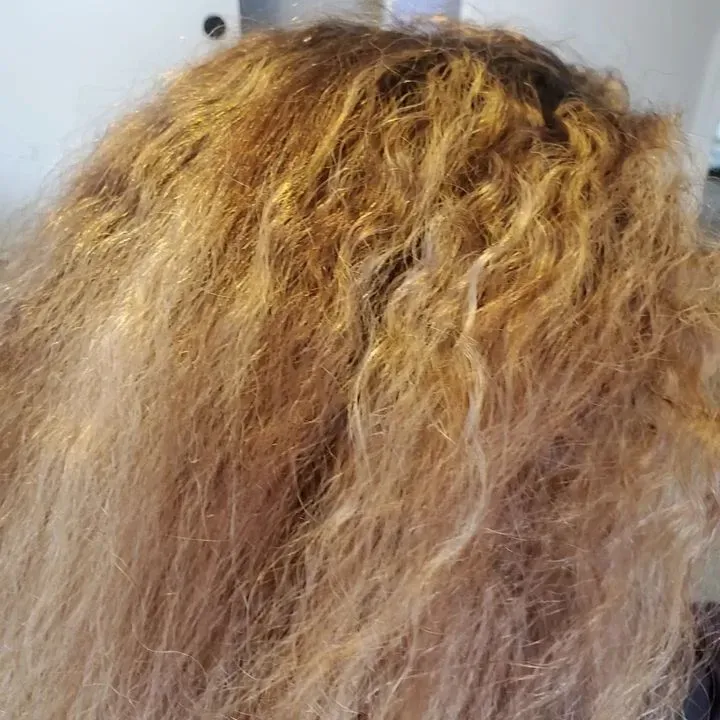 https://cdn.salonspotlight.com/photos/absoywbthQKcozQkQc8d/8be16771-f346-493d-ab51-6d4c0f45d888_720x720