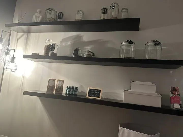 https://cdn.salonspotlight.com/photos/alPPqmGL0UkGUq3CbudQ/84193af4-47e3-4fb4-8044-9acadcf07844_720x720