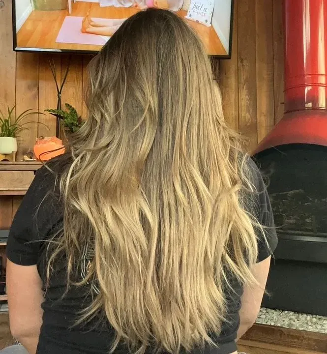 https://cdn.salonspotlight.com/photos/an2eK3W02AowfipqZp1G/a93a190d-c582-4272-b322-f1aec2d7dc17_720x720