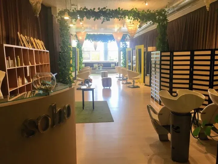 https://cdn.salonspotlight.com/photos/aps5Q7PkXb1P5qpB3Tkv/6af77699-1a02-42e6-ba66-94252bb31ead_720x720