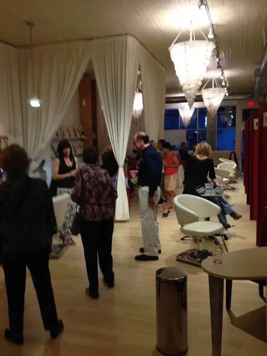 https://cdn.salonspotlight.com/photos/aps5Q7PkXb1P5qpB3Tkv/bbd0687e-f058-4901-acd5-c55e09017fef_720x720