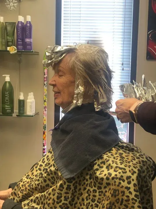 https://cdn.salonspotlight.com/photos/asSZt4loP92uJ0iUh90k/a30e30e5-d211-445b-9645-2f6c11f93e44_720x720