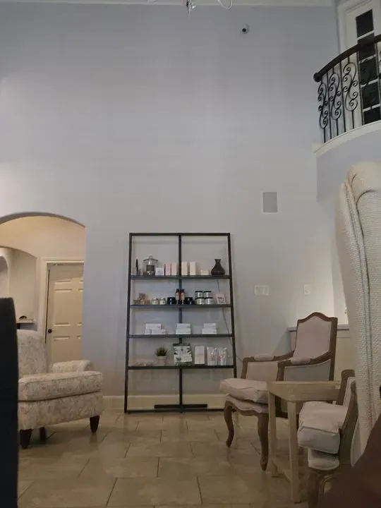 https://cdn.salonspotlight.com/photos/asoSXbDFFxeJmyWT24AR/7b84d8a3-eba9-471d-bdbf-845d57b97e10_720x720