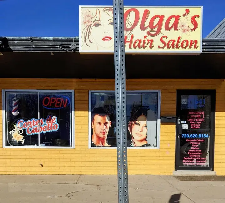 https://cdn.salonspotlight.com/photos/atazNcKUnyFrVlUDybF8/c6f5ac5e-ba6c-41ba-9f3e-a4b1a2643d53_720x720