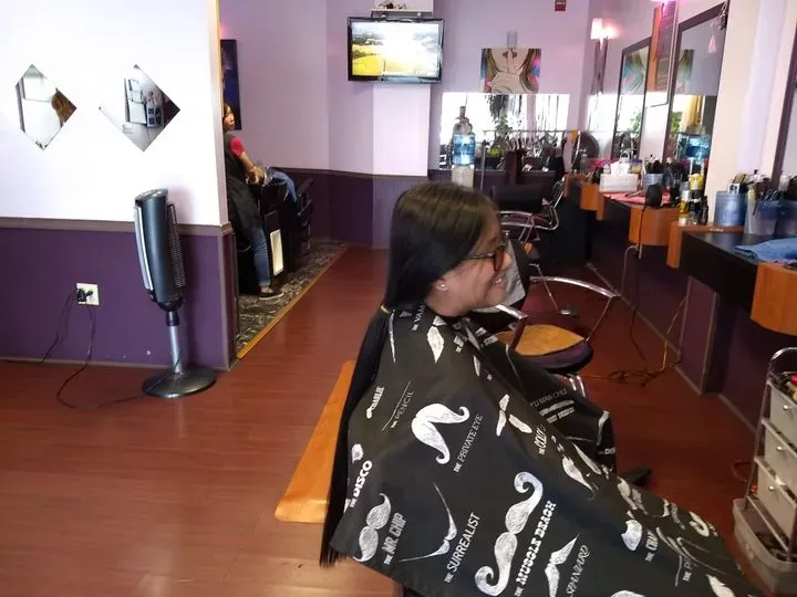 https://cdn.salonspotlight.com/photos/avJ5aBJOHaPyyjkM84BI/8281b5d7-7c7a-4d1f-9ece-5628a50521dc_720x720