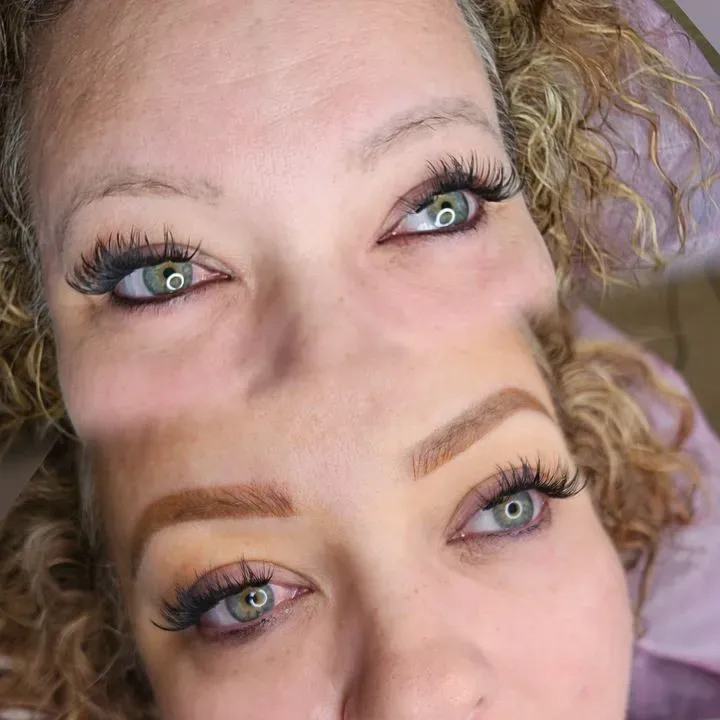 https://cdn.salonspotlight.com/photos/avhDgNvmpQXB8bPqT0Gl/ed609a3e-caba-4809-bcf9-a686de360351_720x720