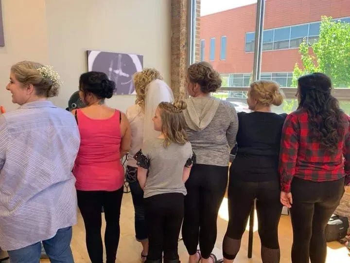 https://cdn.salonspotlight.com/photos/awRFgKdkmOydHNHEAhWD/b0bd5cc0-d347-4811-aa77-cf0ad3571082_720x720