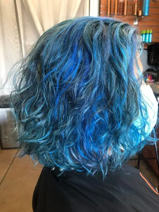 https://cdn.salonspotlight.com/photos/axN3uzXihkXzK6x6zGMn/e03fc442-e82a-47ca-948b-be8edbed547d_720x720