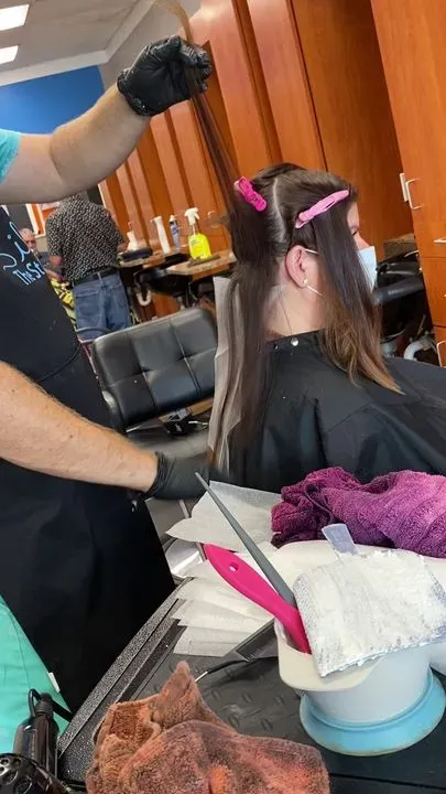 https://cdn.salonspotlight.com/photos/axTHWkGSlDBha1tPWuBv/ba87438f-90c1-4592-a582-b764de3f4488_720x720