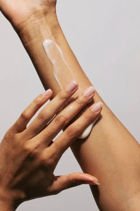 https://cdn.salonspotlight.com/photos/axVDV3LAbkmyTKzppuWu/86b020f6-5ae7-46dd-a858-46a1540dfd63_720x720