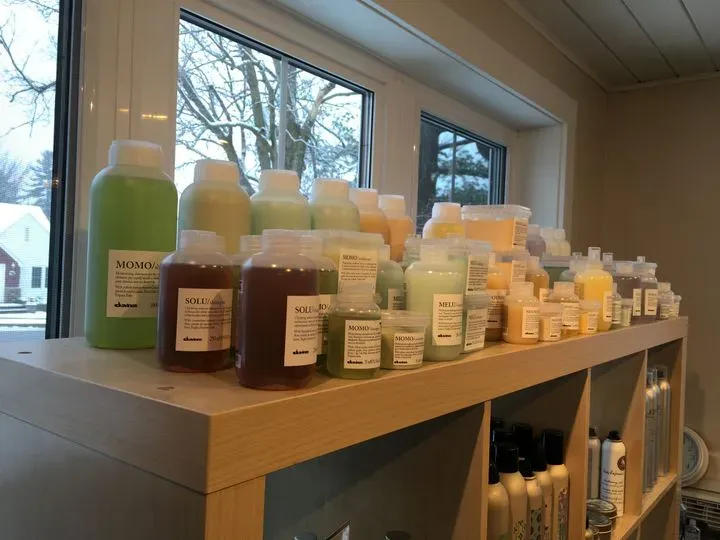 https://cdn.salonspotlight.com/photos/axsFaiVZePtkiqNzudwb/04dcfd1f-7d91-41de-a886-0fb5687eadd7_720x720