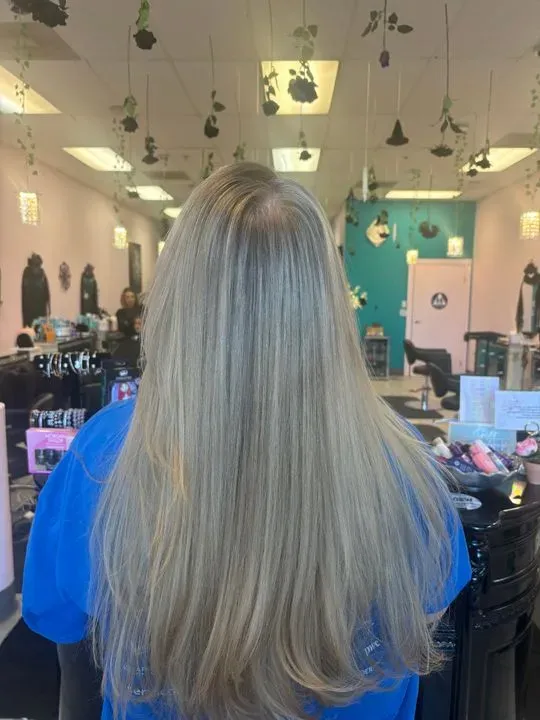 https://cdn.salonspotlight.com/photos/aymlkVEqrKih2JxtC87U/122831f2-ef4a-4ed9-bfed-c944e32af068_720x720