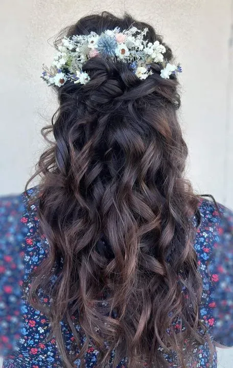 https://cdn.salonspotlight.com/photos/b0vnxwVCYn5K8hXCe77Q/464fb1f8-8c5f-4262-a800-dbe8fc0c50b9_720x720