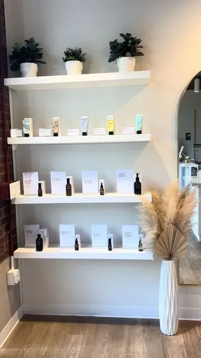 https://cdn.salonspotlight.com/photos/b4roZ6QnRcRZoBKJxDks/7211629a-9e7d-467a-8625-356c001ad189_720x720