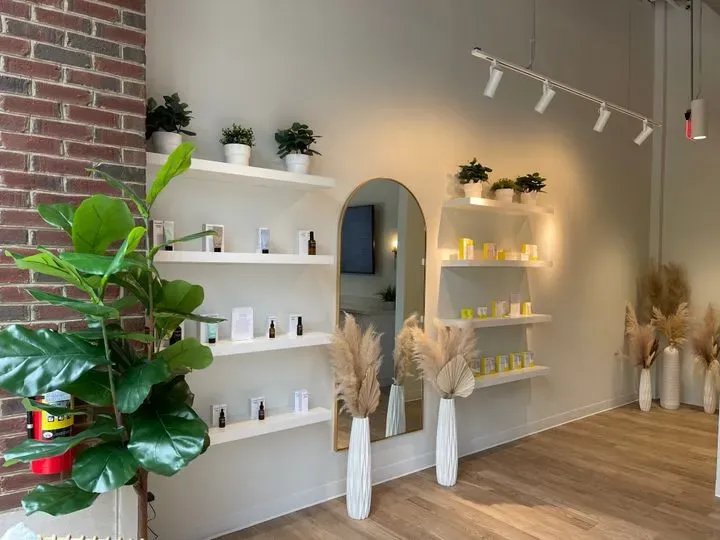 https://cdn.salonspotlight.com/photos/b4roZ6QnRcRZoBKJxDks/c85db872-ec41-4c72-86c5-192ff4acc977_720x720