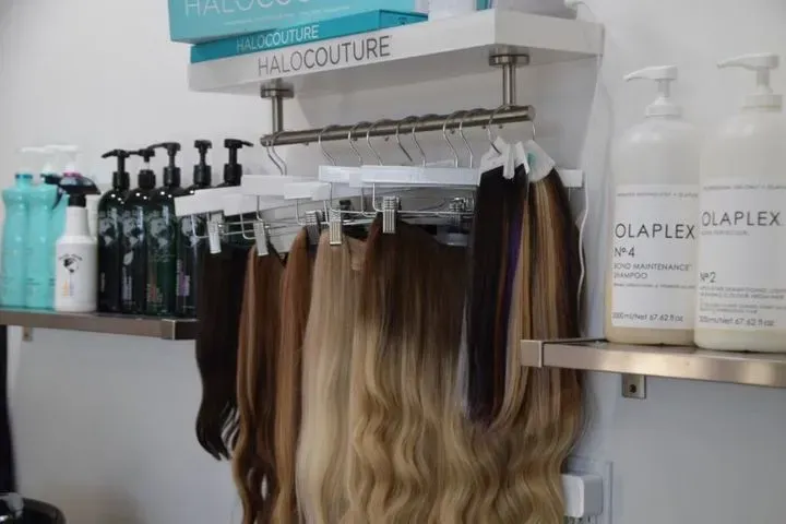 https://cdn.salonspotlight.com/photos/b74WgLMnQgcSxA8MVWbK/0f96ba07-892d-45af-ad85-7fc7553b40e2_720x720