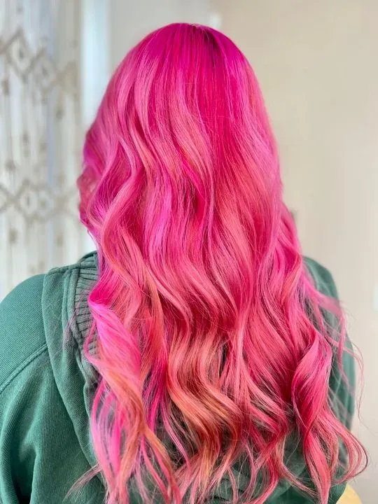 https://cdn.salonspotlight.com/photos/b74WgLMnQgcSxA8MVWbK/b568063e-def6-4a76-8f00-d9e3fc82782e_720x720