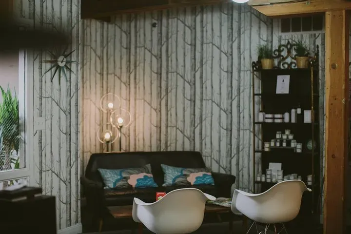 https://cdn.salonspotlight.com/photos/bB6sVF5v3bIMFGuX9JLl/18f616d2-78c7-4de6-9002-5e7171ea8fe9_720x720