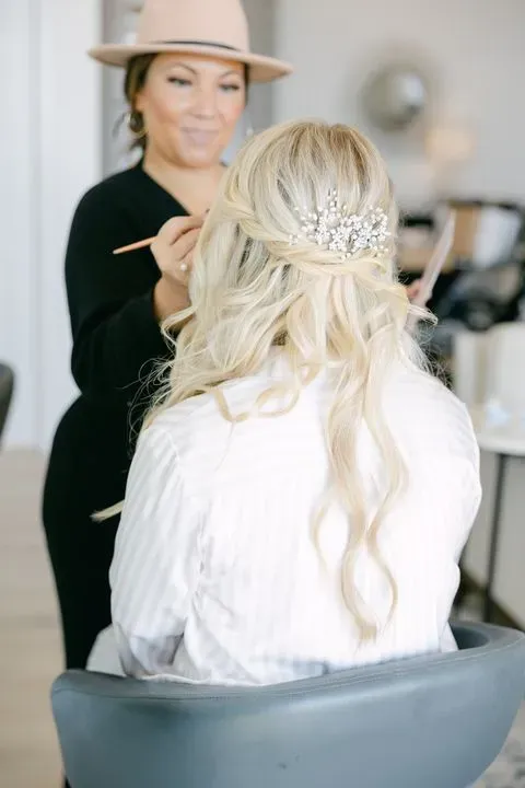 https://cdn.salonspotlight.com/photos/bBx98xif6RypRTDZcf8K/80c78e62-72f1-4175-a7d2-9815cd07f83e_720x720
