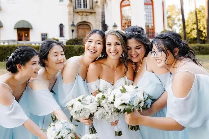 https://cdn.salonspotlight.com/photos/bCG6Wtf7dYm5fGVjjHYV/5f9dc9a6-9bb9-4c97-91e4-25242efe6e78_720x720