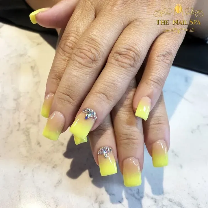 https://cdn.salonspotlight.com/photos/bFGKUQ98ykCdh7ZqJKud/3b4c21a7-8ba1-4337-91bb-101a779c83d5_720x720