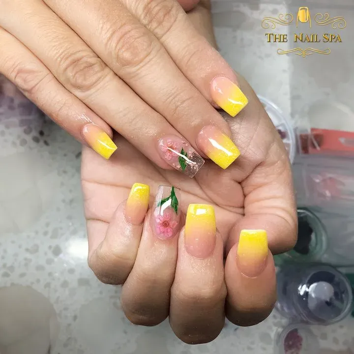 https://cdn.salonspotlight.com/photos/bFGKUQ98ykCdh7ZqJKud/8e496e3b-ad8a-4099-9fbc-d595157b40a9_720x720