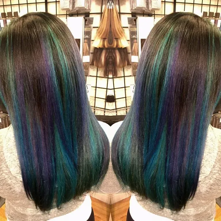 https://cdn.salonspotlight.com/photos/bHv6NRV2h91fAq9JIJtb/404268db-4dcd-4a0a-88db-f7d945cfe267_720x720