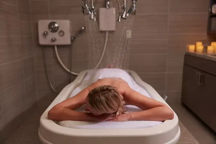 https://cdn.salonspotlight.com/photos/bIxbgJPH8E8CWYweSWbI/c6153a6a-0b23-42b4-b286-91ed7776037e_720x720