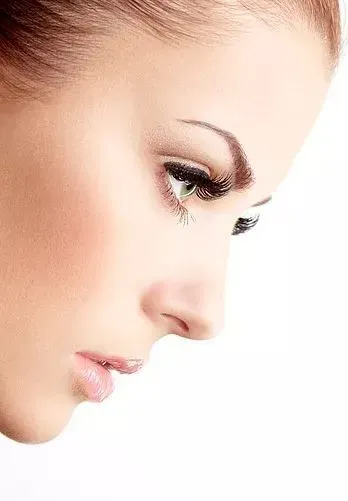 https://cdn.salonspotlight.com/photos/bJYBYVbUXu7LceF6I7bO/49d451aa-598e-4953-9111-652a9955b558_720x720