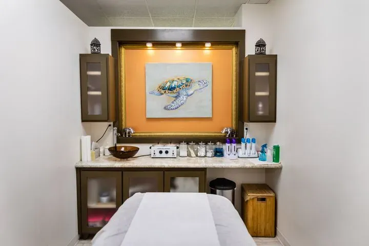 https://cdn.salonspotlight.com/photos/bJYBYVbUXu7LceF6I7bO/7037258c-982e-4544-b965-6a77a413c729_720x720
