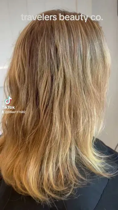 https://cdn.salonspotlight.com/photos/bJgK4hrrMZy5Wew6EgUH/275db4ec-7b61-45ef-aea8-17d303e69e79_720x720