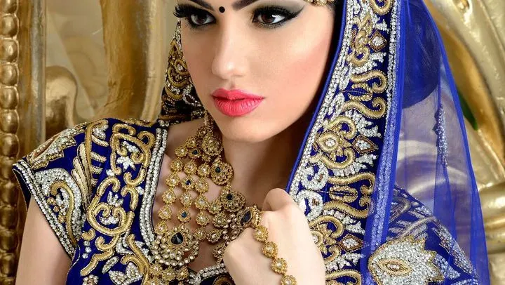 https://cdn.salonspotlight.com/photos/bKcx92MNEyR2ApbeDhNd/0c254524-a71d-45a7-993b-aa30295fb2db_720x720