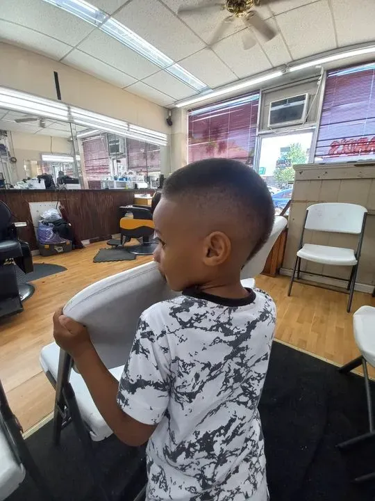 https://cdn.salonspotlight.com/photos/bLksw50rpBK0ydLIkMbT/7c33943b-5b3a-4efc-8846-64daaf880a02_720x720