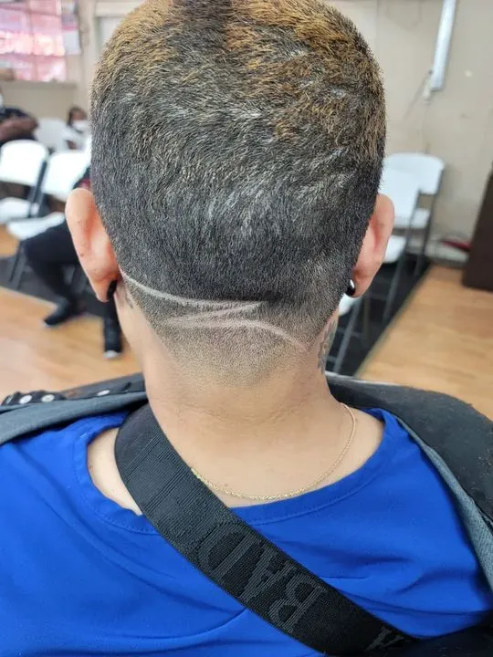 https://cdn.salonspotlight.com/photos/bLksw50rpBK0ydLIkMbT/affb46a1-cd95-4755-a02f-bf622262a047_720x720
