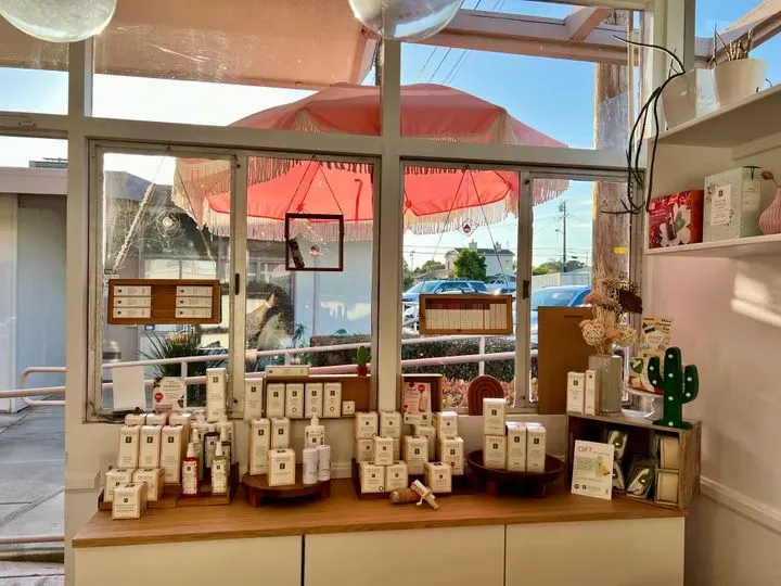 https://cdn.salonspotlight.com/photos/bLnp13w5DqnDhOhN38aq/34edaf2b-3670-4b51-a2b1-25e80140236c_720x720