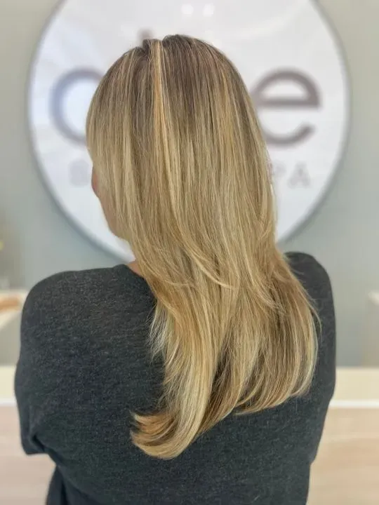 https://cdn.salonspotlight.com/photos/bMChsSP4pOdNMNindVn9/0e33ab0e-6e80-4c92-89fb-cd4134f52129_720x720