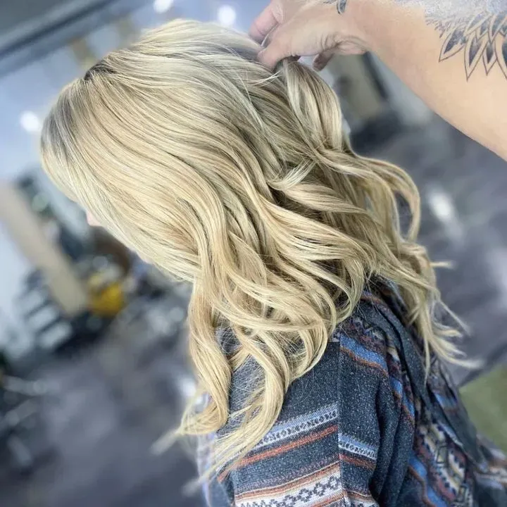 https://cdn.salonspotlight.com/photos/bMChsSP4pOdNMNindVn9/2c58cb62-f546-4645-b465-b0fc247920e6_720x720