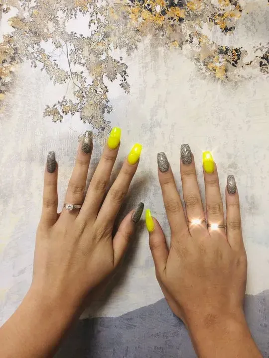 https://cdn.salonspotlight.com/photos/bMxtaMWpp1es6HHWiH6z/3cb319be-3f58-48c6-8a43-4bcc30b14cdc_720x720