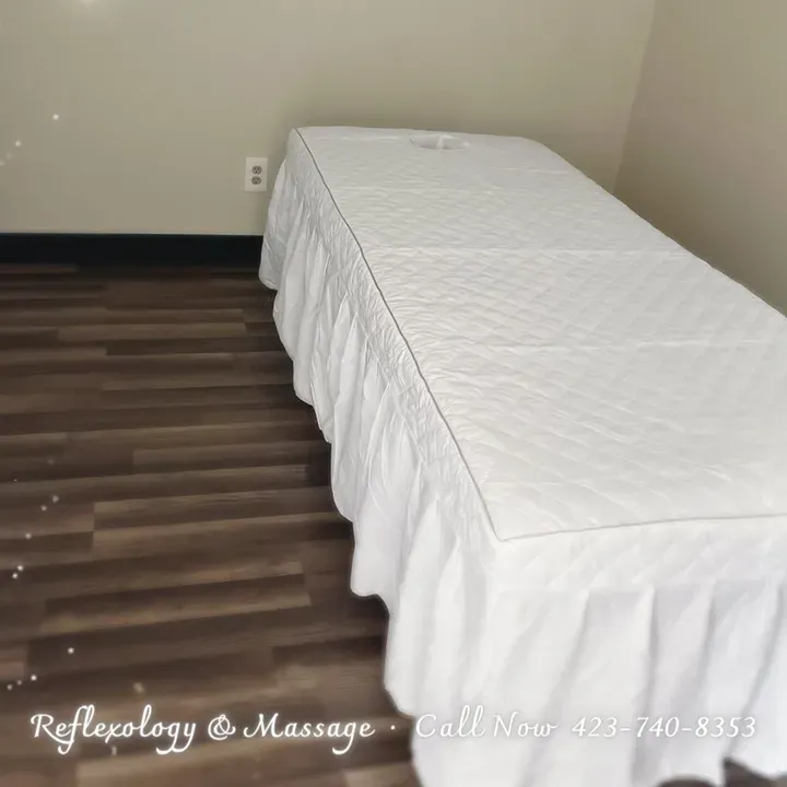 https://cdn.salonspotlight.com/photos/bWVodL2kUjOqJ5QiXVTf/db13ae5f-6846-437d-925c-72e135c6bffa_720x720